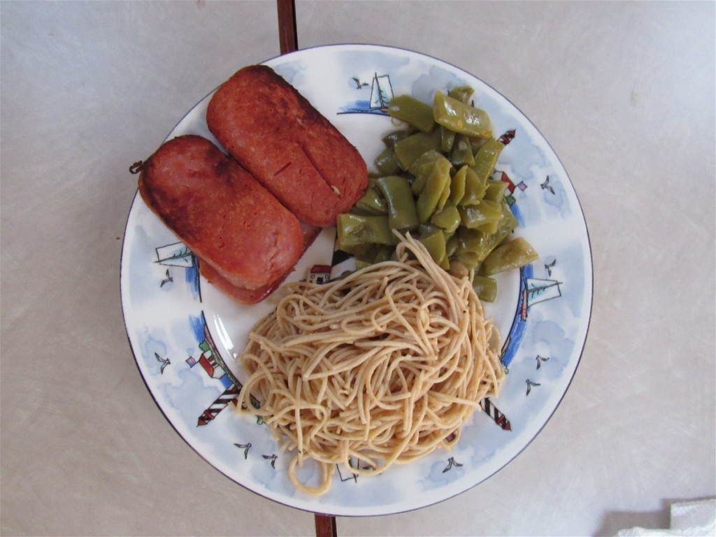 Spam, Whole Wheat Noodles, and Green Beans